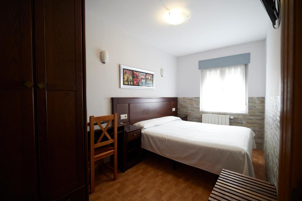 Pension Serafin Aviles Exterior photo