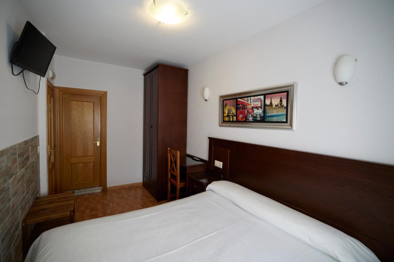 Pension Serafin Aviles Exterior photo