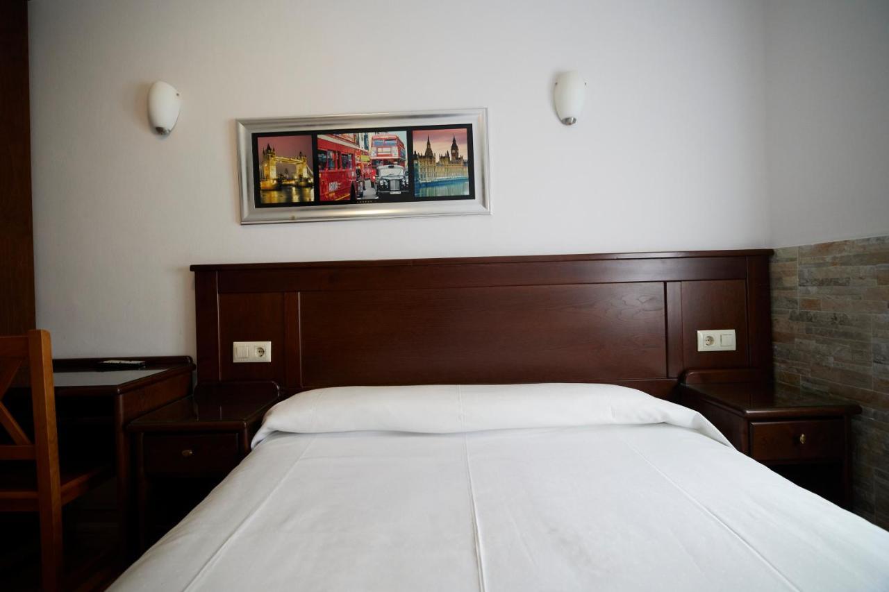 Pension Serafin Aviles Exterior photo