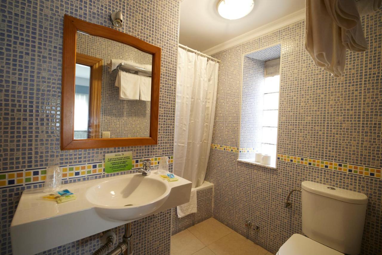 Pension Serafin Aviles Exterior photo