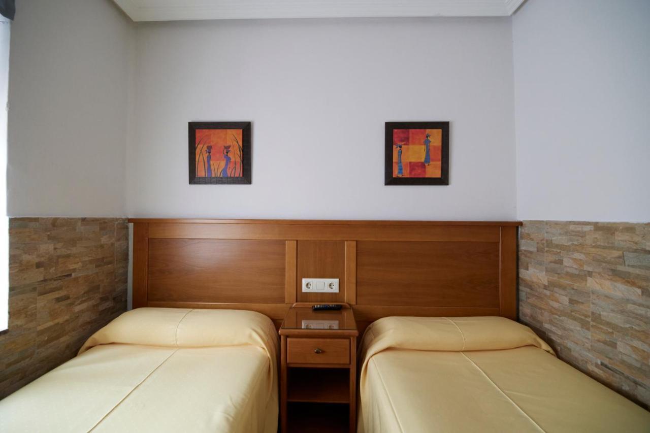 Pension Serafin Aviles Exterior photo