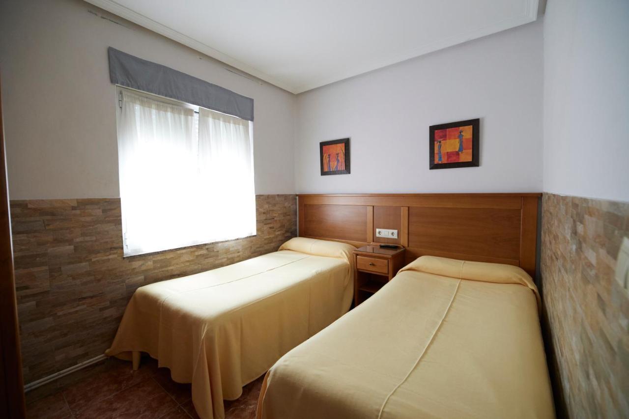 Pension Serafin Aviles Exterior photo