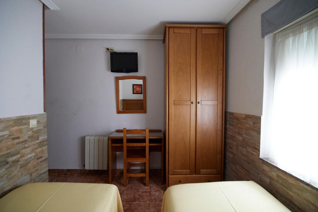 Pension Serafin Aviles Exterior photo