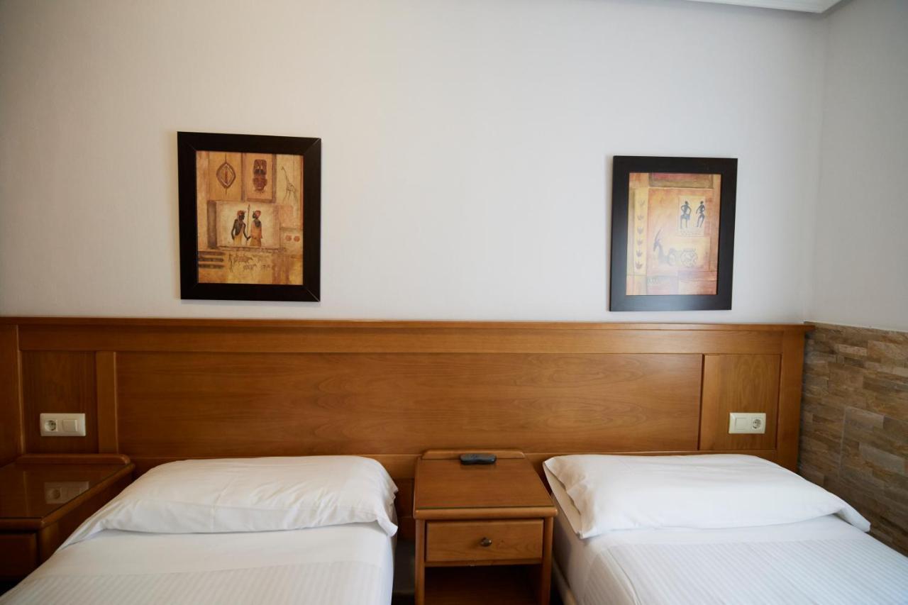 Pension Serafin Aviles Exterior photo