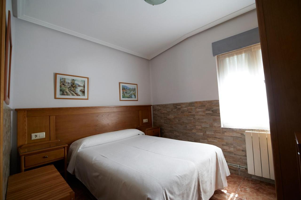 Pension Serafin Aviles Exterior photo