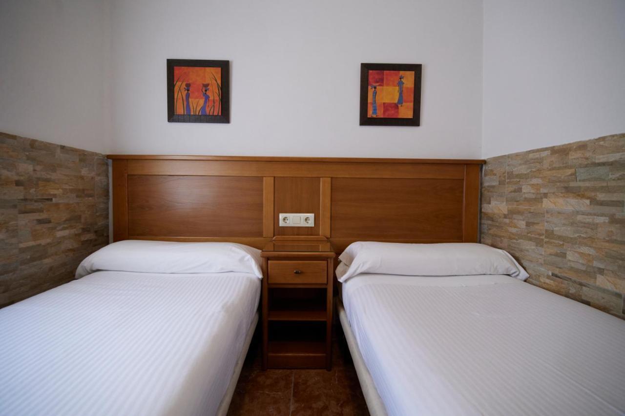 Pension Serafin Aviles Exterior photo