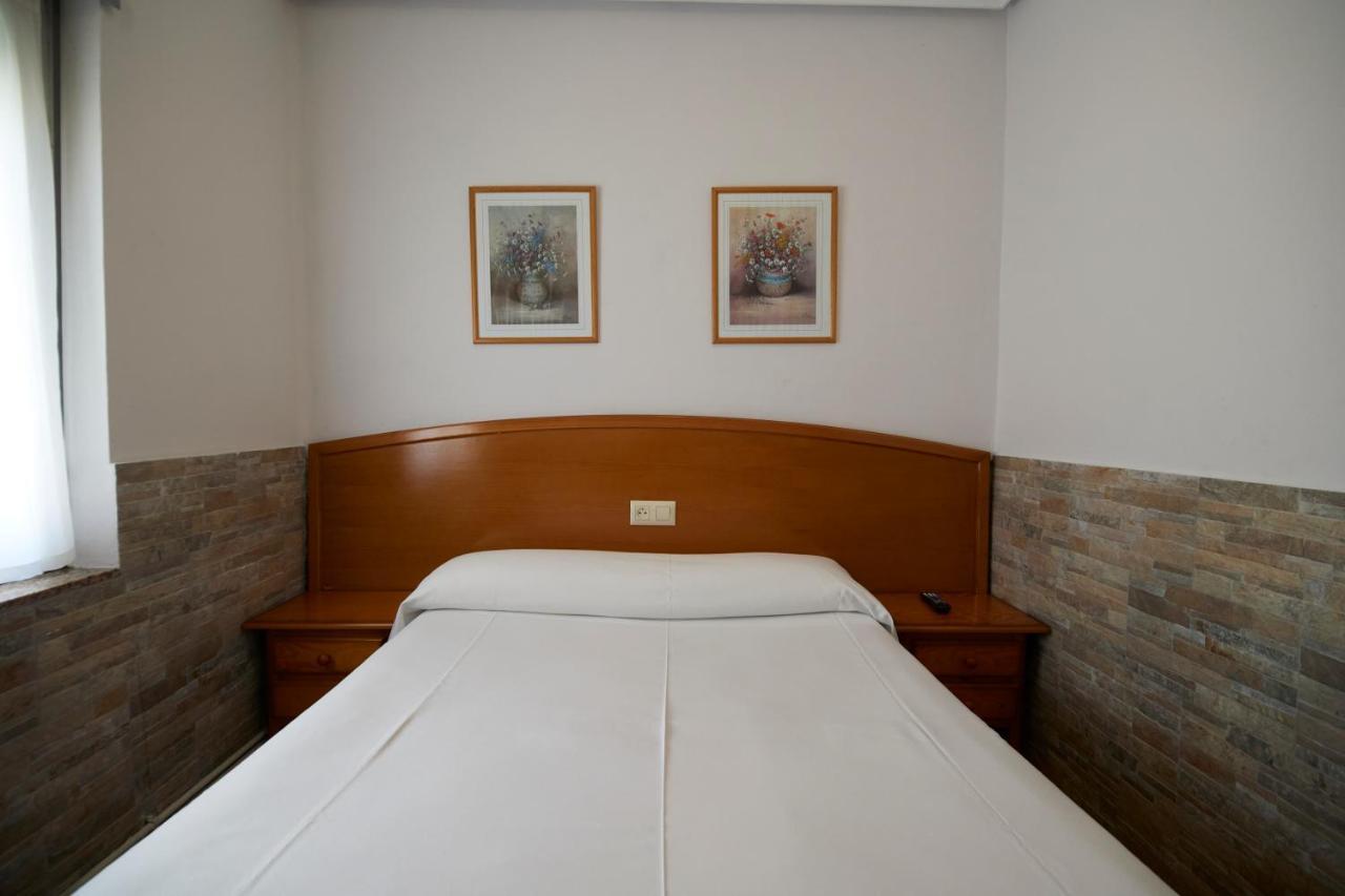 Pension Serafin Aviles Exterior photo
