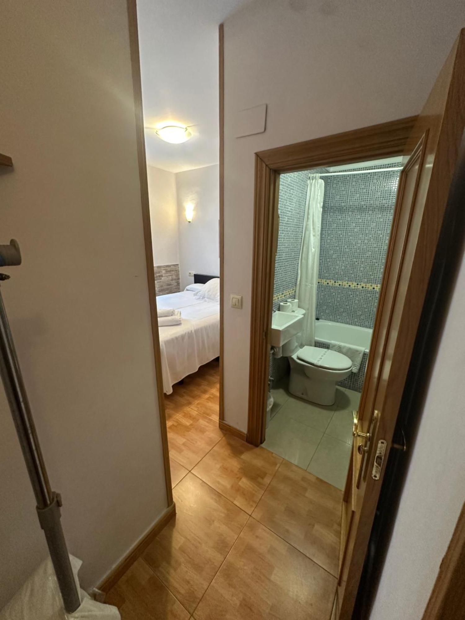 Pension Serafin Aviles Exterior photo