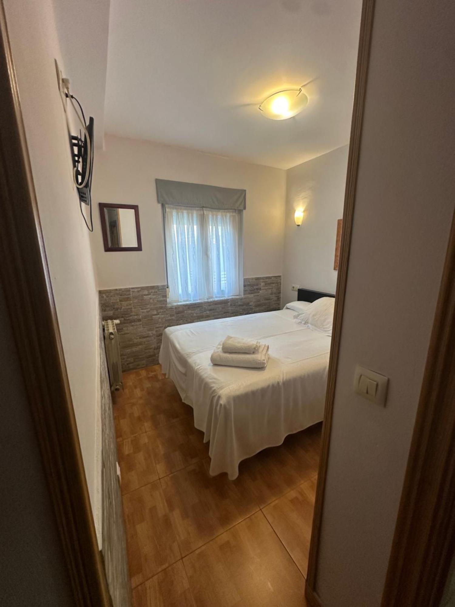 Pension Serafin Aviles Exterior photo